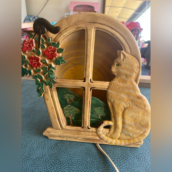 Meet your Posher, Lori - Picture 2 of 4